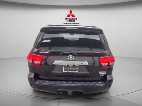 More photos of 2015 Toyota Sequoia Platinum at Countryside Mitsubishi, IL