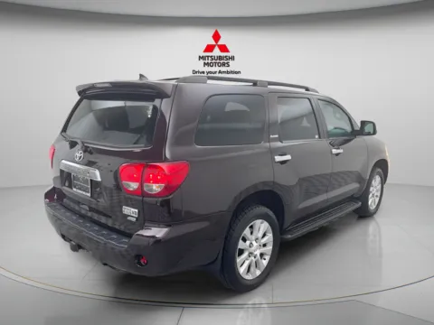 More photos of 2015 Toyota Sequoia Platinum at Countryside Mitsubishi, IL