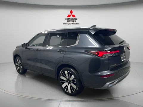 More photos of 2026 Mitsubishi Outlander SEL at Countryside Mitsubishi, IL