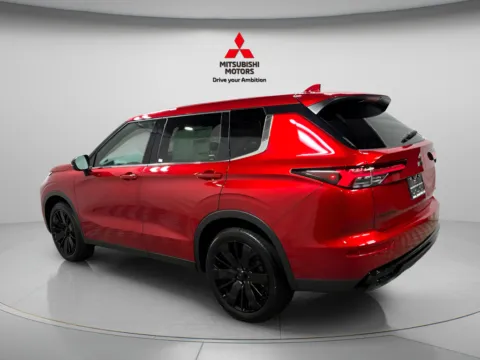 More photos of 2026 Mitsubishi Outlander LE at Countryside Mitsubishi, IL