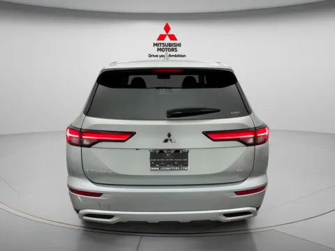 More photos of 2024 Mitsubishi Outlander SE at Countryside Mitsubishi, IL