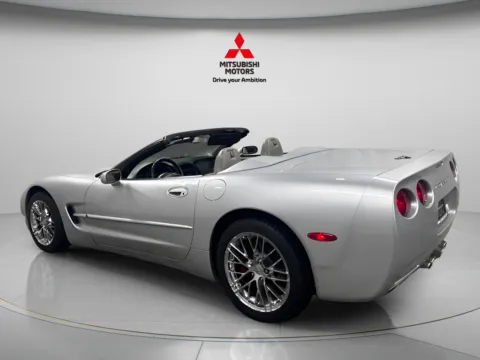 More photos of 2000 Chevrolet Corvette at Countryside Mitsubishi, IL