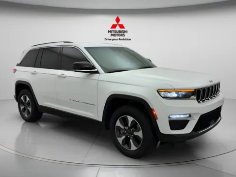 Another view of 2023 Jeep Grand Cherokee 4xe for sale in Countryside, IL at Countryside Mitsubishi
