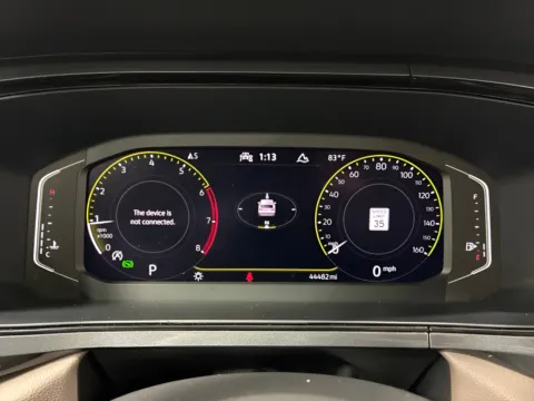More photos of 2023 Volkswagen Taos 1.5T SEL at Countryside Mitsubishi, IL