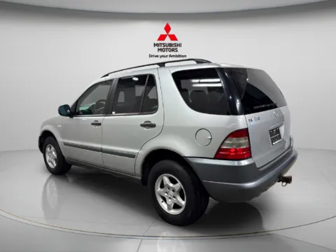 More photos of 1999 Mercedes-Benz M-Class ML 320 at Countryside Mitsubishi, IL