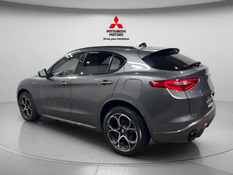 More photos of 2023 Alfa Romeo Stelvio Veloce at Countryside Mitsubishi, IL