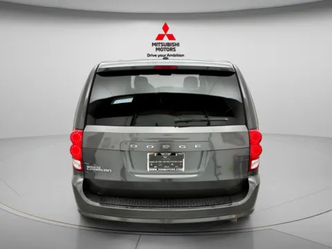 More photos of 2016 Dodge Grand Caravan SE Plus at Countryside Mitsubishi, IL