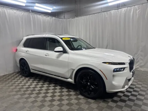 Photos of 2026 BMW X7 xDrive40i for sale in Countryside, IL at Countryside Mitsubishi