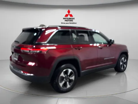 Another view of 2024 Jeep Grand Cherokee 4xe for sale in Countryside, IL at Countryside Mitsubishi