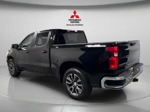 More photos of 2023 Chevrolet Silverado 1500 LT at Countryside Mitsubishi, IL