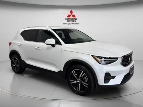 Photos of 2023 Volvo XC40 B5 Plus Bright Theme for sale in Countryside, IL at Countryside Mitsubishi