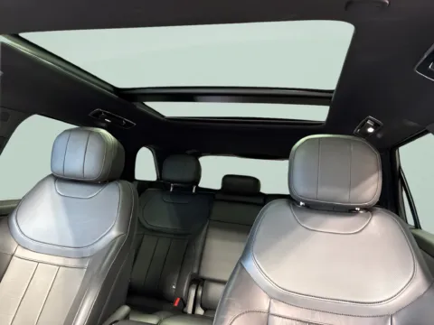 More photos of 2024 Land Rover Range Rover Sport Dynamic SE at Countryside Mitsubishi, IL