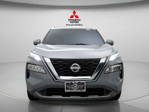 Another view of 2023 Nissan Rogue SL for sale in Countryside, IL at Countryside Mitsubishi