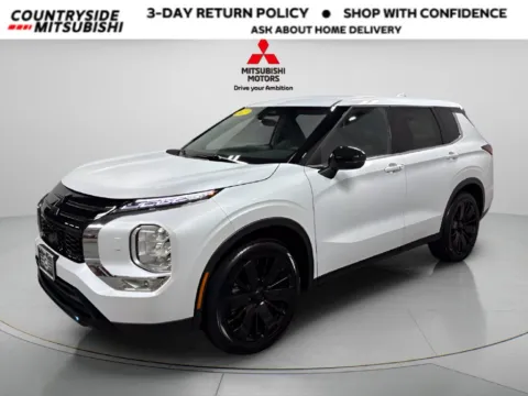 White 2026 Mitsubishi Outlander LE for sale in Countryside, IL