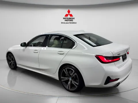 More photos of 2021 BMW 3 Series 330i xDrive at Countryside Mitsubishi, IL