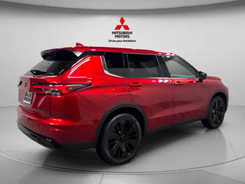Another view of 2026 Mitsubishi Outlander LE for sale in Countryside, IL at Countryside Mitsubishi