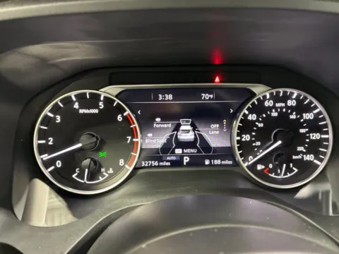 More photos of 2023 Nissan Rogue SL at Countryside Mitsubishi, IL