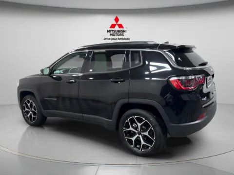 More photos of 2025 Jeep Compass Limited at Countryside Mitsubishi, IL