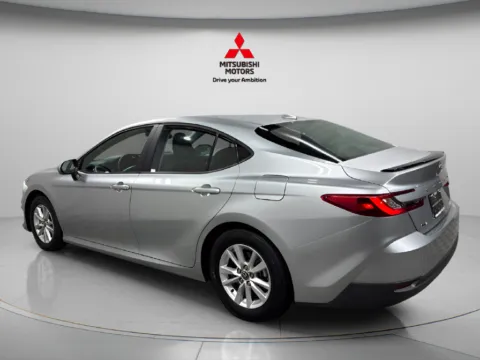 More photos of 2026 Toyota Camry LE at Countryside Mitsubishi, IL