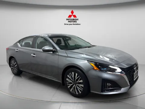Photos of 2024 Nissan Altima 2.5 SV for sale in Countryside, IL at Countryside Mitsubishi