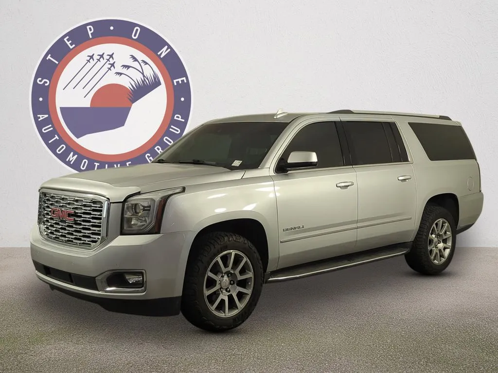 Silver 2020 GMC Yukon XL Denali for sale in Fort Walton Beach, FL