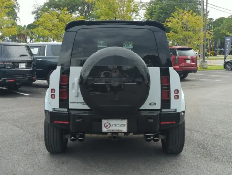 More photos of 2023 Land Rover Defender 90 X-Dynamic SE at Step One Cadillac Fort Walton Beach, FL