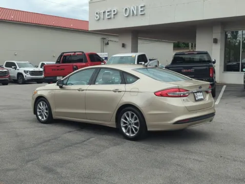 More photos of 2017 Ford Fusion SE at Step One Cadillac Fort Walton Beach, FL