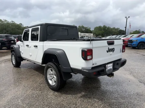 More photos of 2024 Jeep Gladiator Sport at Step One Chrysler Dodge Jeep Ram Fiat Crestview, FL
