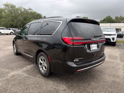 More photos of 2023 Chrysler Pacifica Limited at Step One Chrysler Dodge Jeep Ram Fiat Crestview, FL