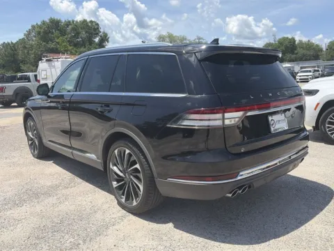 More photos of 2023 Lincoln Aviator Reserve at Step One Chrysler Dodge Jeep Ram Fiat Crestview, FL