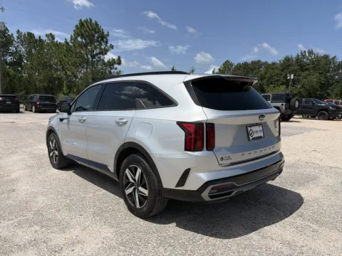 More photos of 2021 Kia Sorento S at Step One Chrysler Dodge Jeep Ram Fiat Crestview, FL
