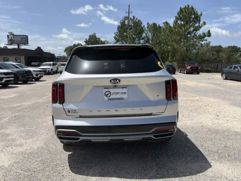 More photos of 2021 Kia Sorento S at Step One Chrysler Dodge Jeep Ram Fiat Crestview, FL