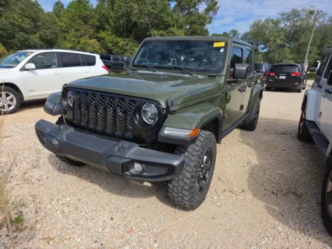 More photos of 2022 Jeep Gladiator Willys at Step One Chrysler Dodge Jeep Ram Fiat Crestview, FL
