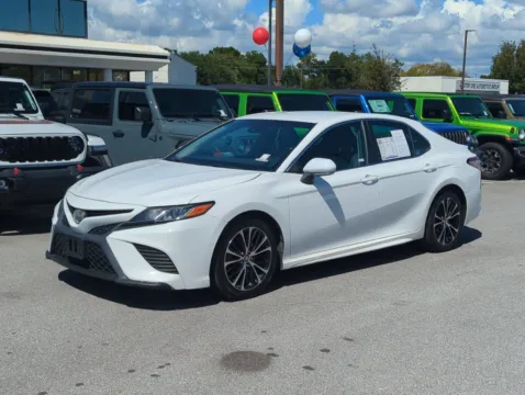 White 2018 Toyota Camry SE for sale in Fort Walton Beach, FL