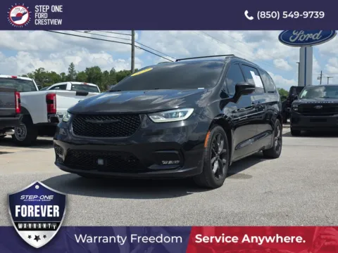 Black 2022 Chrysler Pacifica Limited for sale in Crestview, FL