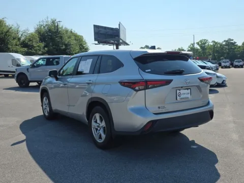 More photos of 2024 Toyota Highlander LE at Step One Ford Crestview, FL