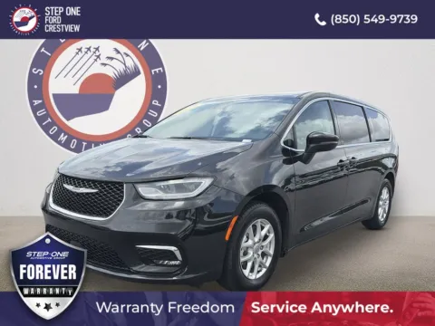 Black 2023 Chrysler Pacifica Touring L for sale in Crestview, FL