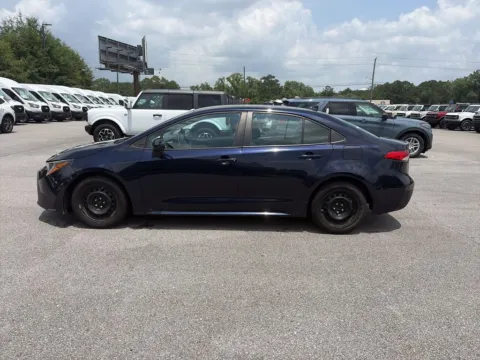 More photos of 2021 Toyota Corolla LE at Step One Ford Crestview, FL