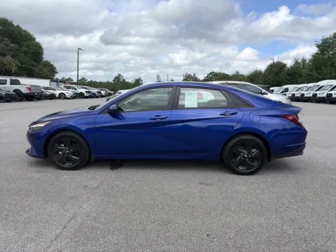 More photos of 2023 Hyundai Elantra SEL at Step One Ford Crestview, FL