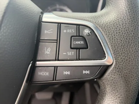 More photos of 2021 Toyota Highlander L at Step One Ford Crestview, FL