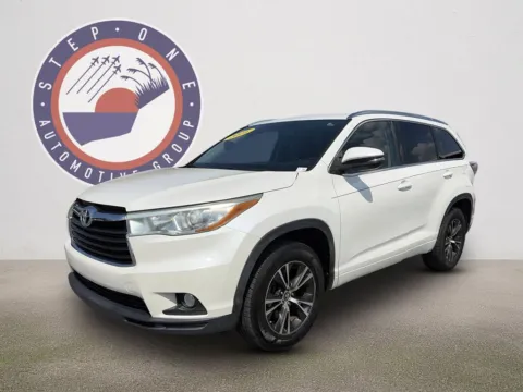 Photos of 2016 Toyota Highlander XLE V6 for sale in Crestview, FL at Step One Ford Crestview