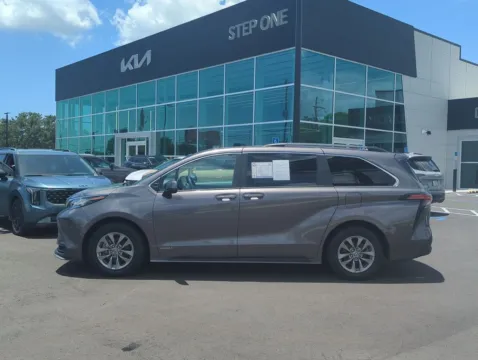 More photos of 2021 Toyota Sienna LE at Step One Kia Fort Walton Beach, FL