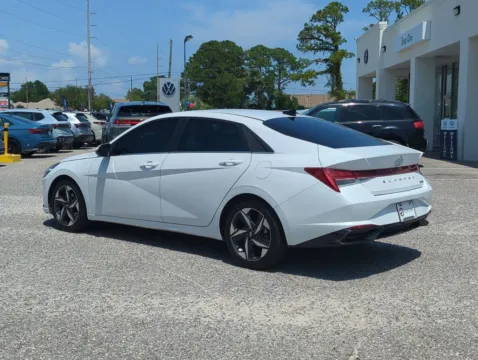 More photos of 2021 Hyundai Elantra Limited at Step One Volkswagen Fort Walton Beach, FL