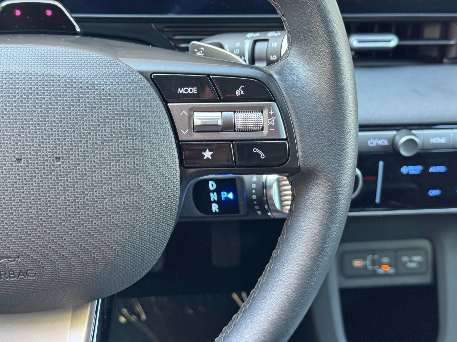 2025 Hyundai IONIQ 5 SE - Photo 21