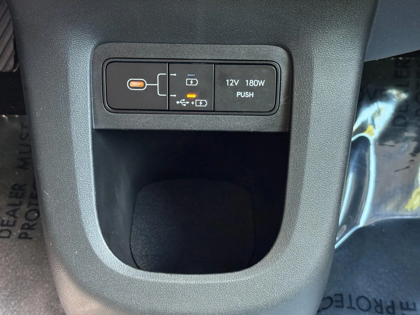 2025 Hyundai IONIQ 5 SE - Photo 28