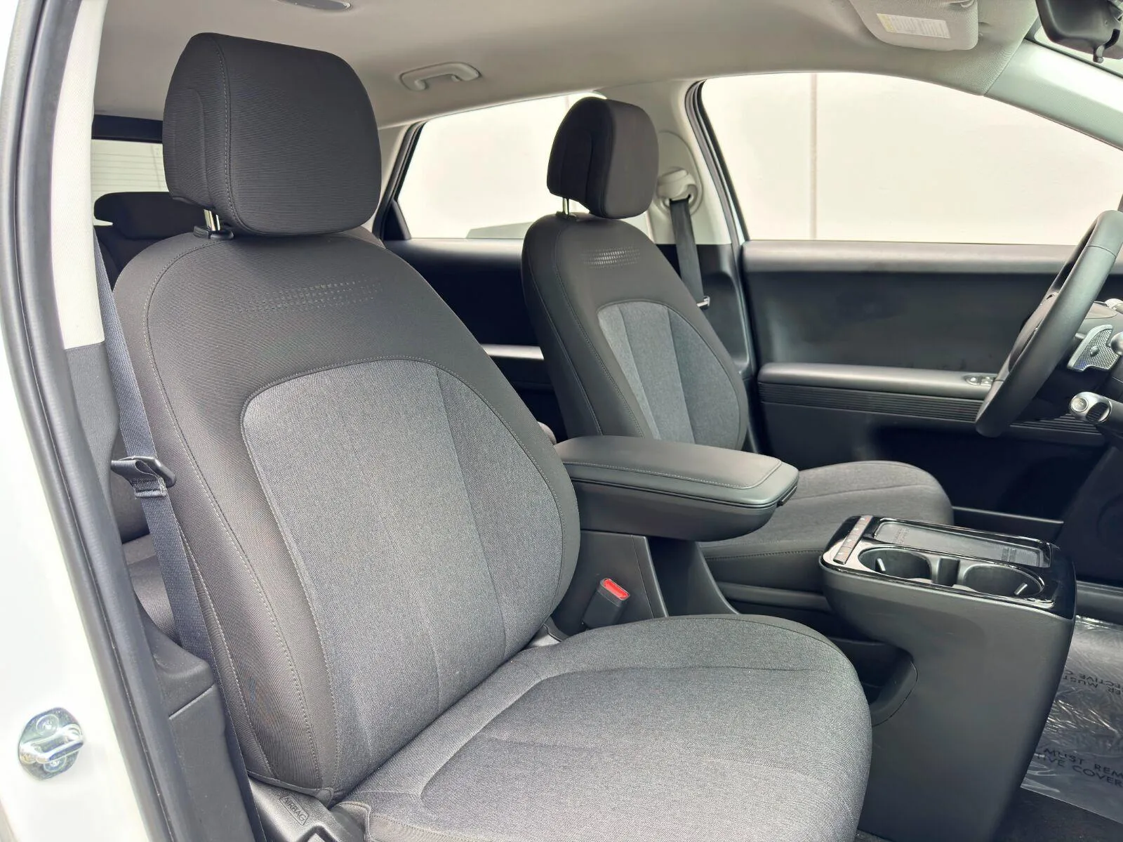 2025 Hyundai IONIQ 5 SE - Photo 35