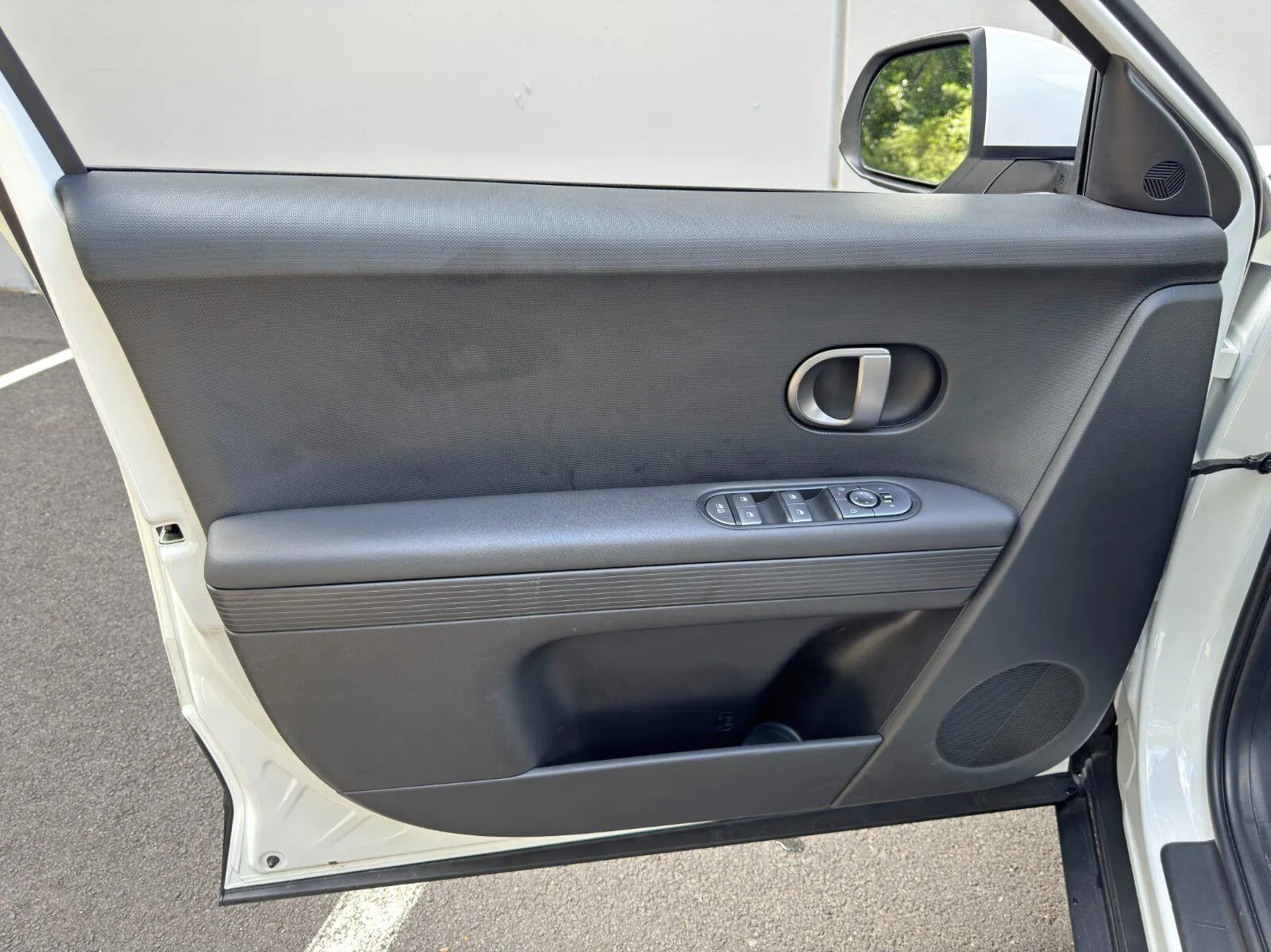 2025 Hyundai IONIQ 5 SE - Photo 39