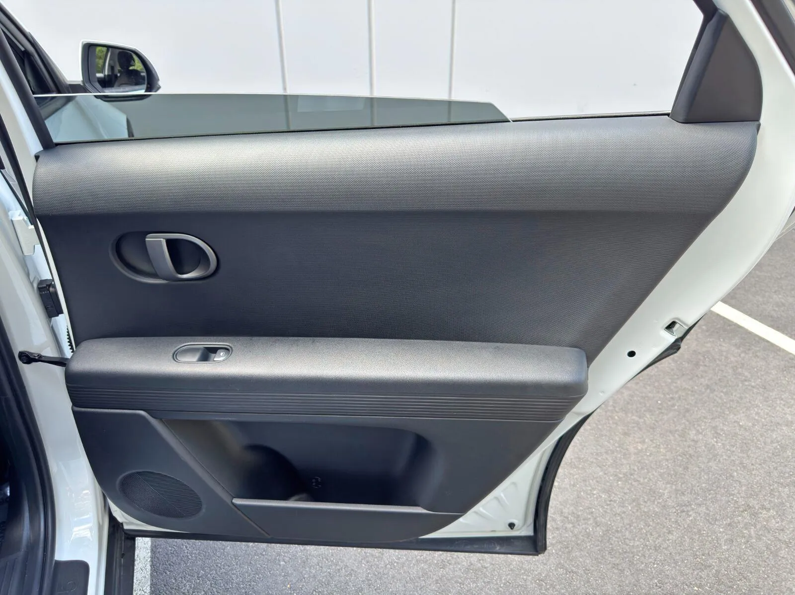 2025 Hyundai IONIQ 5 SE - Photo 42