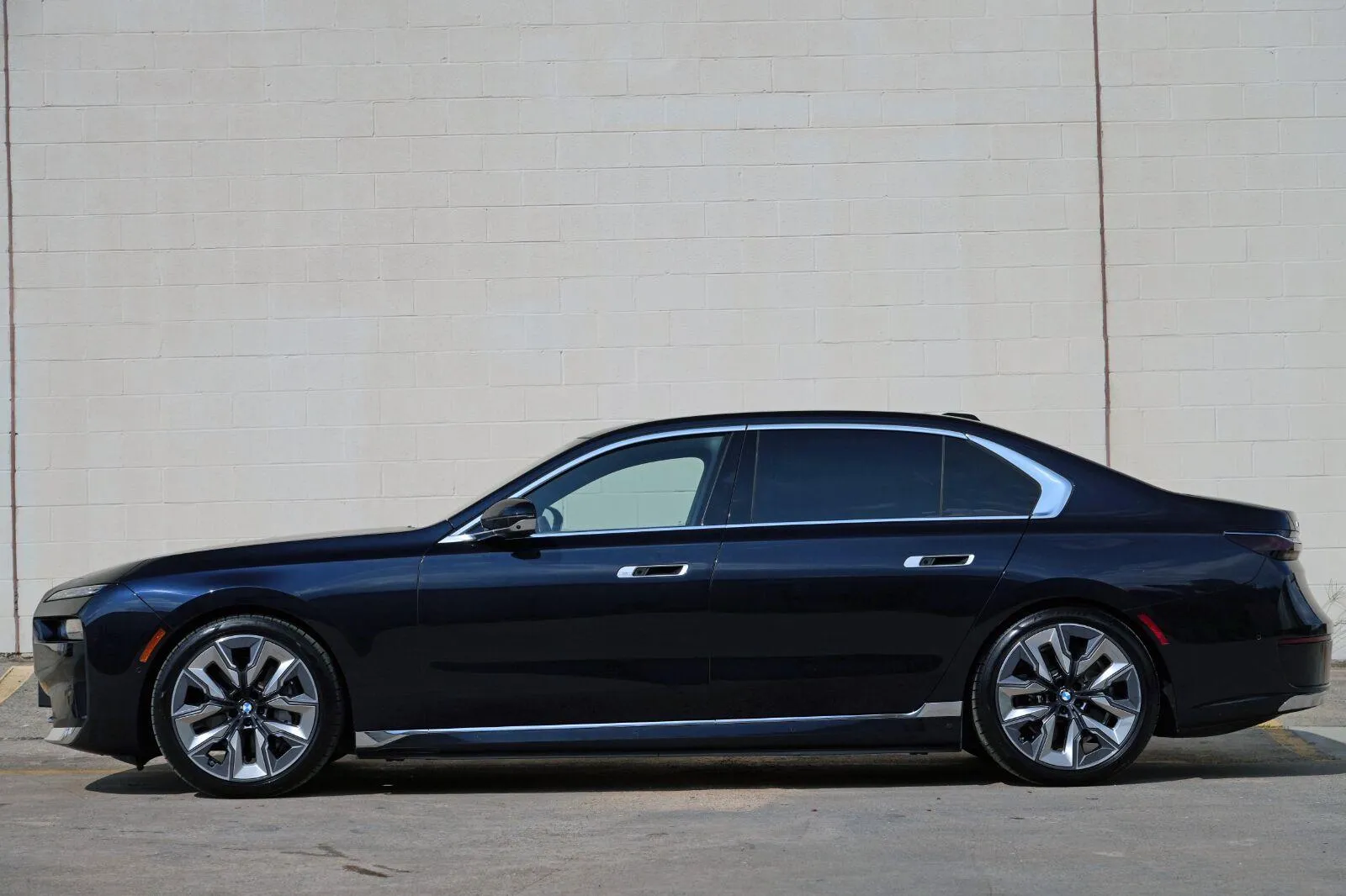 2023 BMW i7 Base - Photo 9