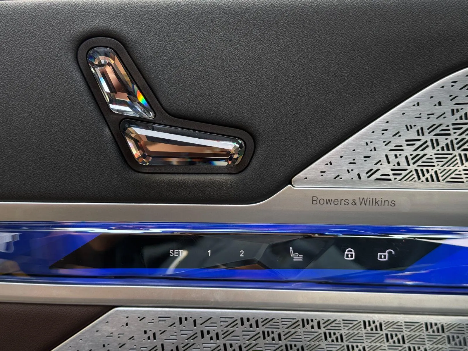 2023 BMW i7 Base - Photo 18